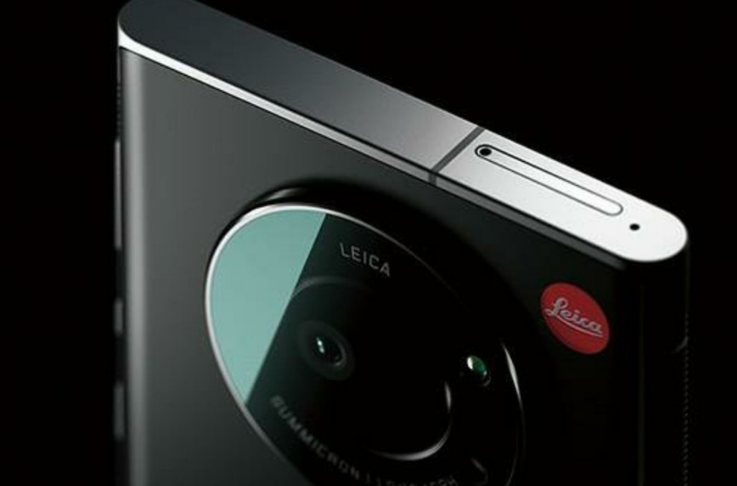 The first smartphone from Leica is already on sale