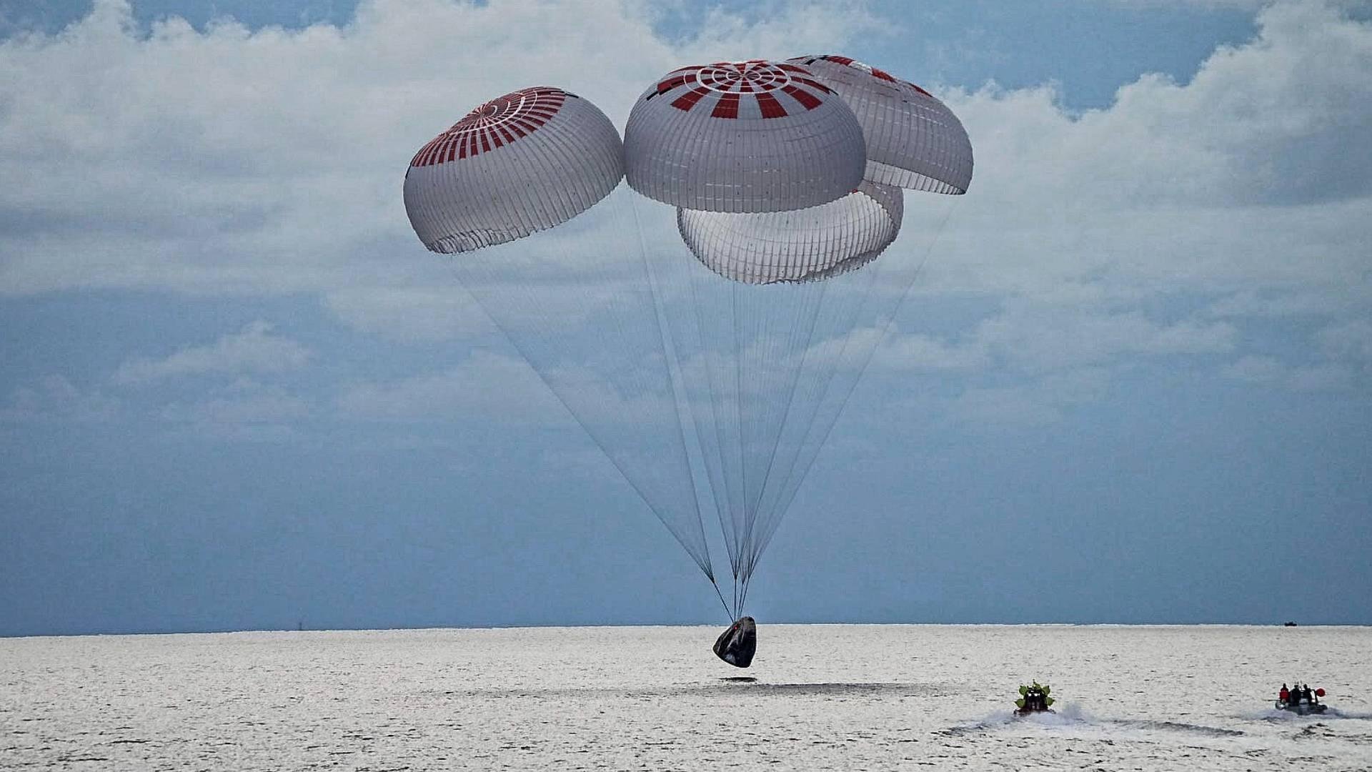 SpaceX civilian crew successfully returned to Earth