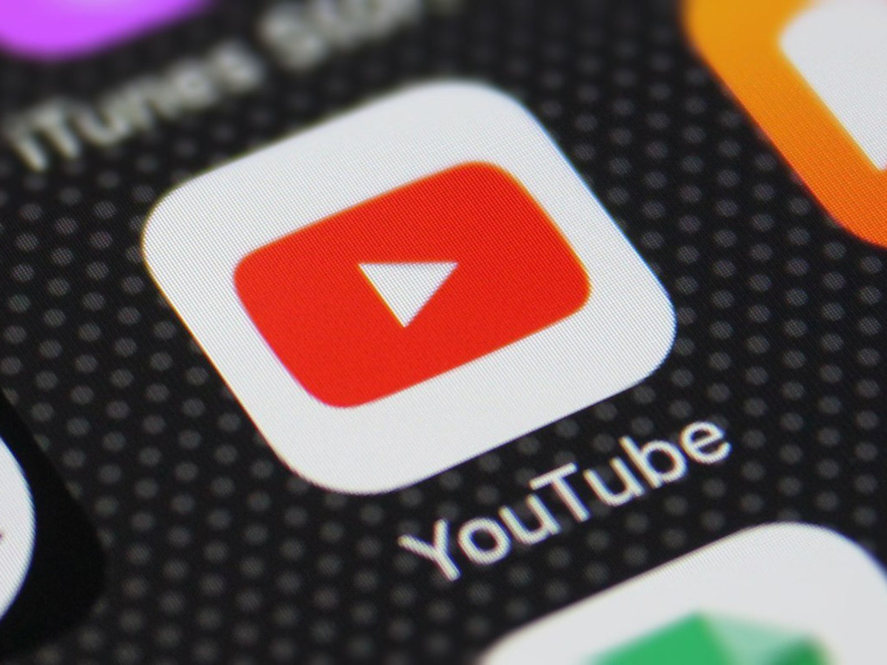 YouTube упростит воспроизведение видео при переключении между мобильным устройством и стационарным компьютером