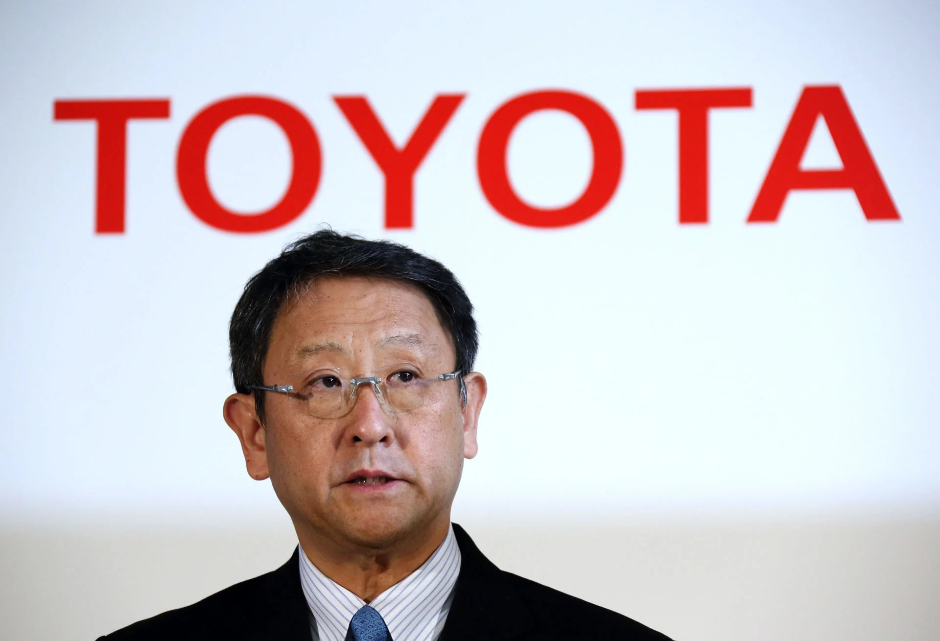 Президент Toyota сомневается в электрокарах