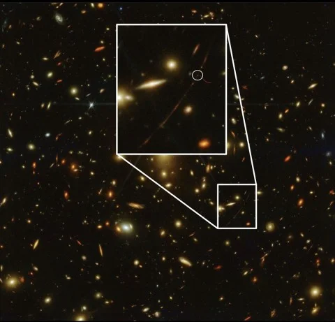 Самая дальняя из известных звезд попала в объектив космического телескопа