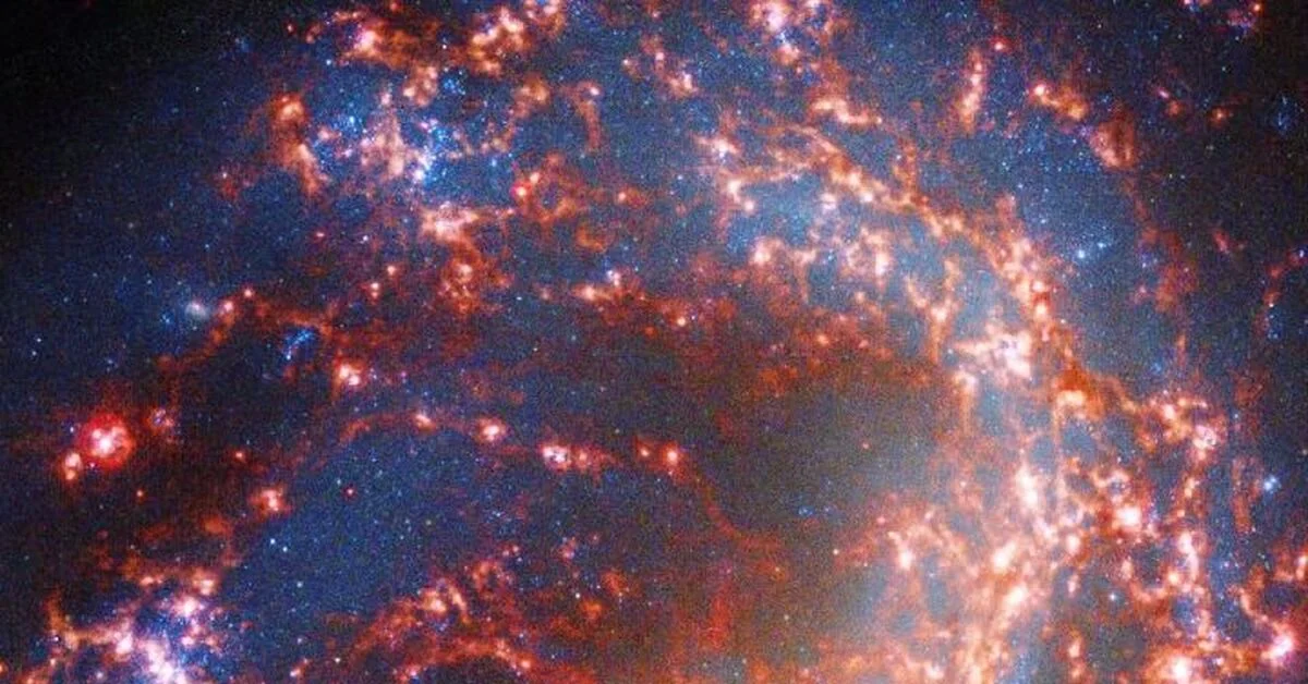 Телескоп James Webb сделал снимок галактики Колесо Телеги