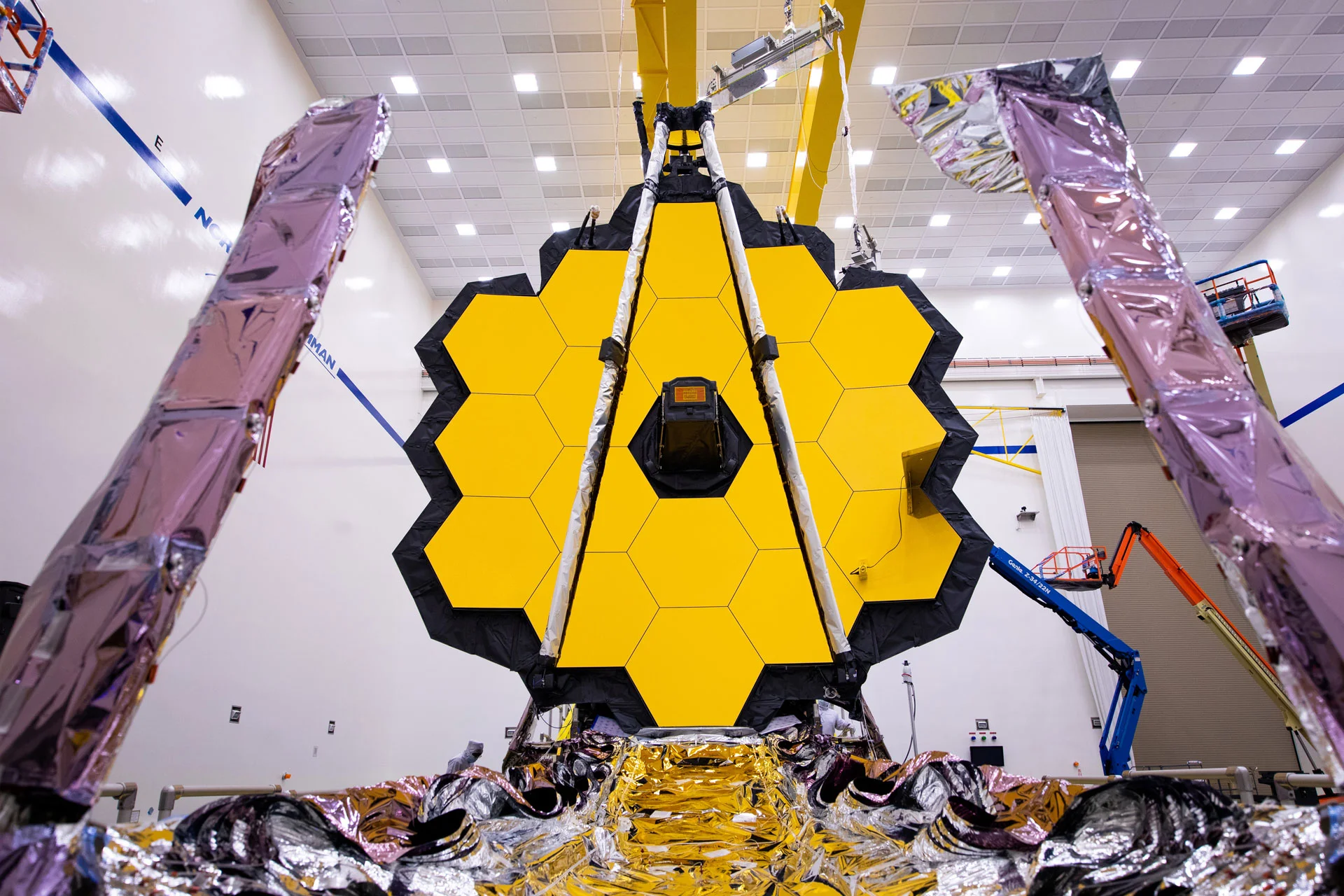 The James Webb telescope once again pleased with the image of a space object