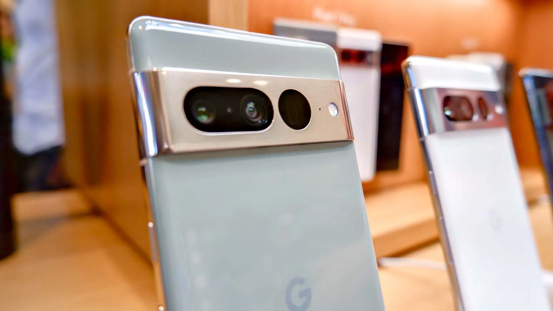 Возможности цифрового зума камеры Google Pixel 7 Pro показали на новых снимках