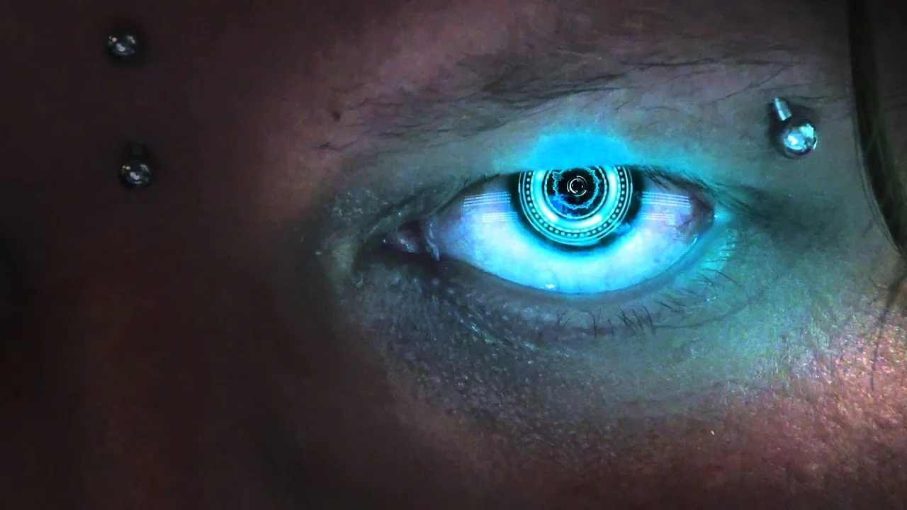 Американец создал себе технологичный светящийся глаз с NFC