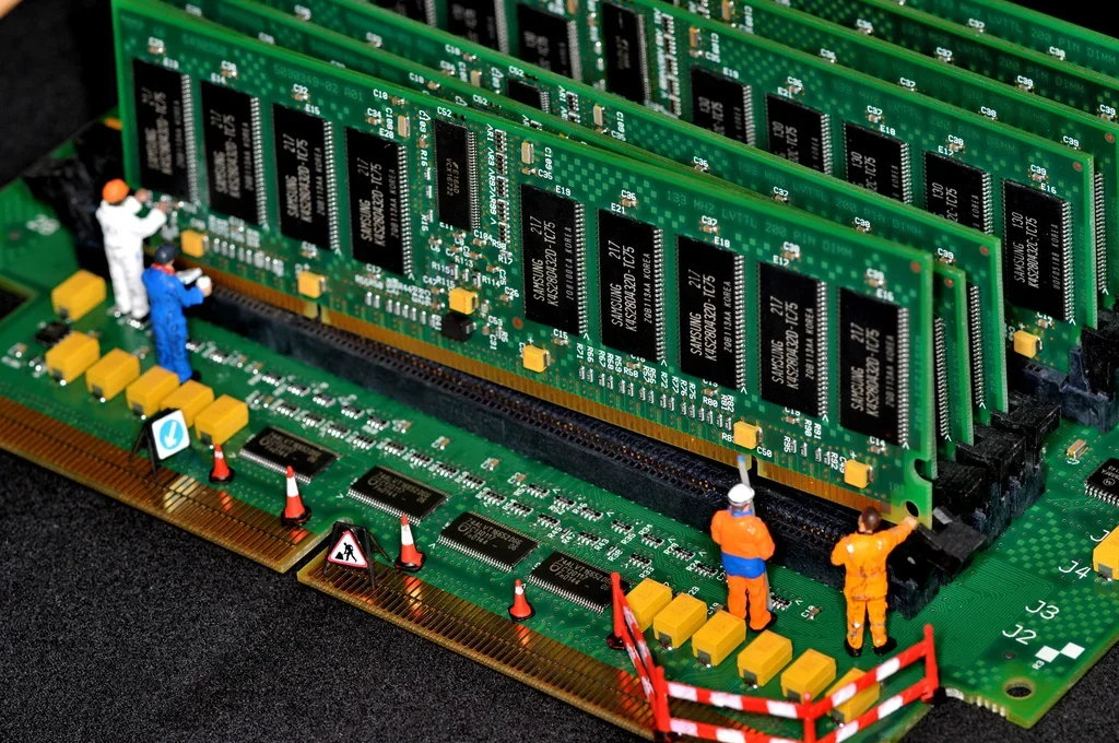 Появились первые в мире планки памяти DDR5-6400 объемом 32 ГБ