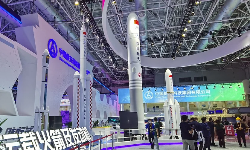 China demonstrates a tall rocket to fly to the moon