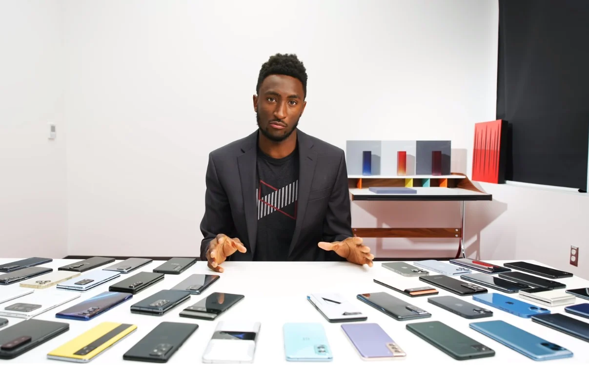 A popular tech blogger chose the best smartphones of 2022 according to his own version