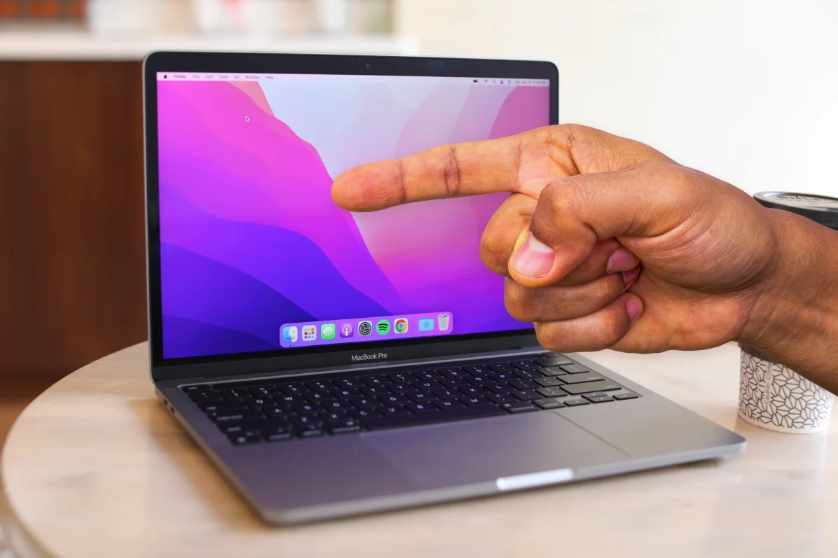 Apple will release a MacBook with a touch screen?