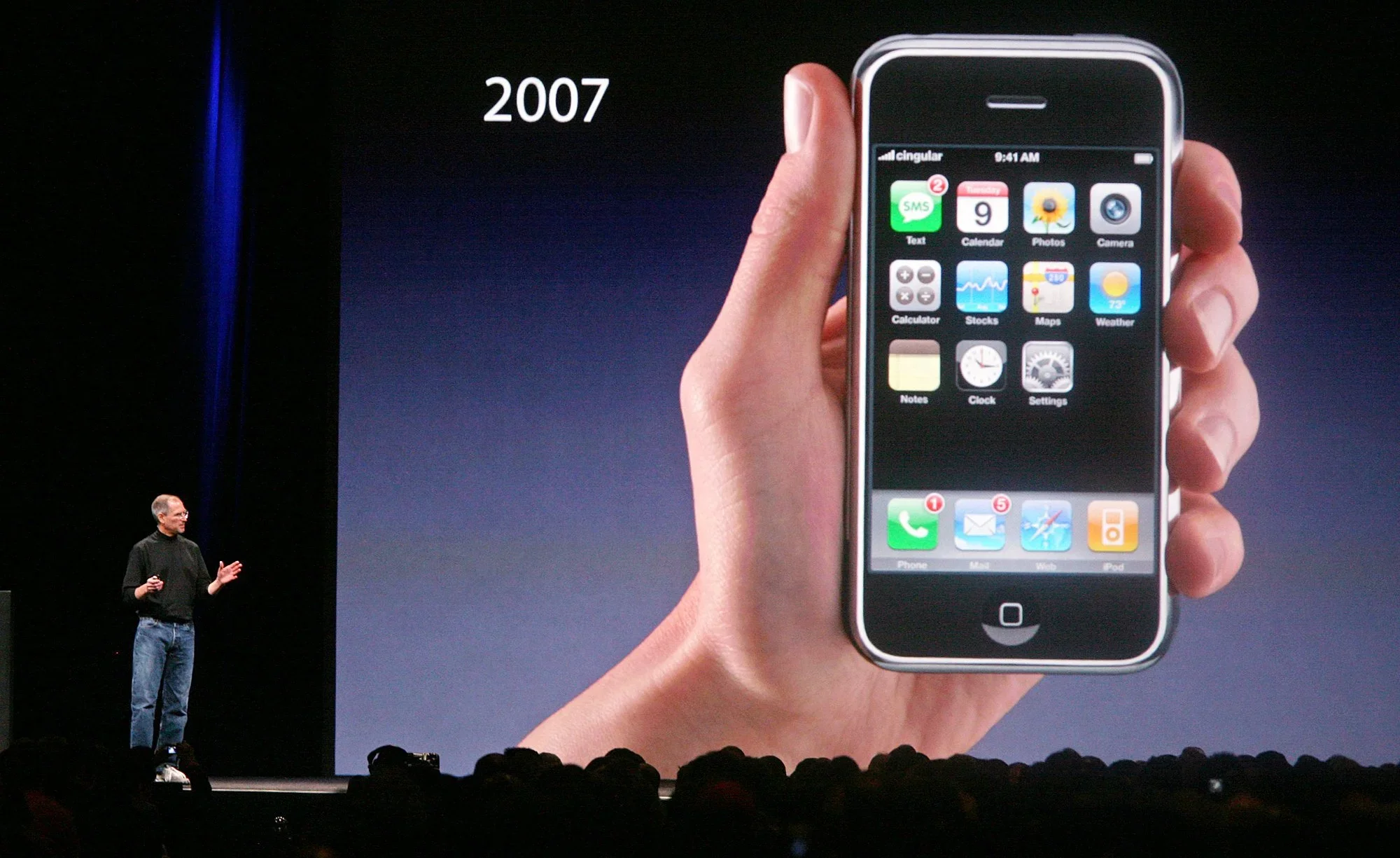 iPhone первого поколения был продан на аукционе по бешеной цене