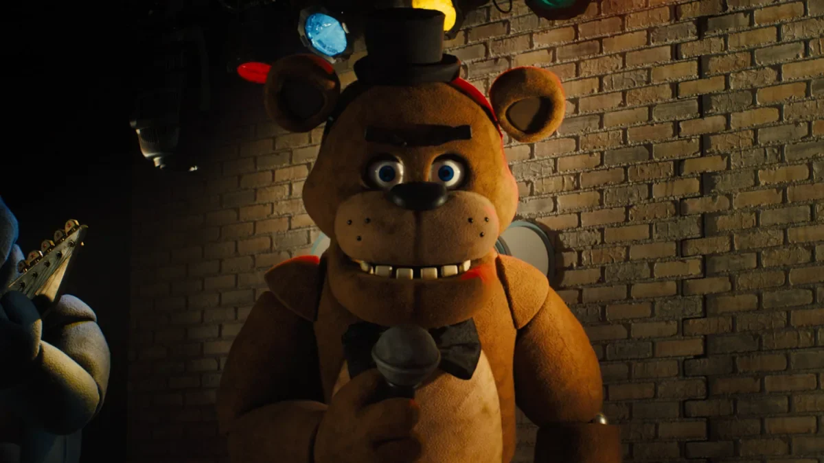 Freddy's animatronic was shown in a photo from the set of Five Nights at Freddy's